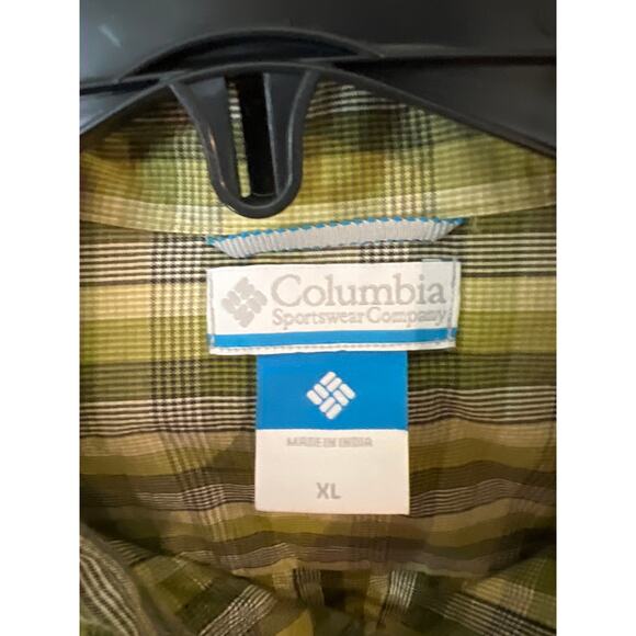 Columbia size XL short sleeve button down shirt - Picture 2 of 3